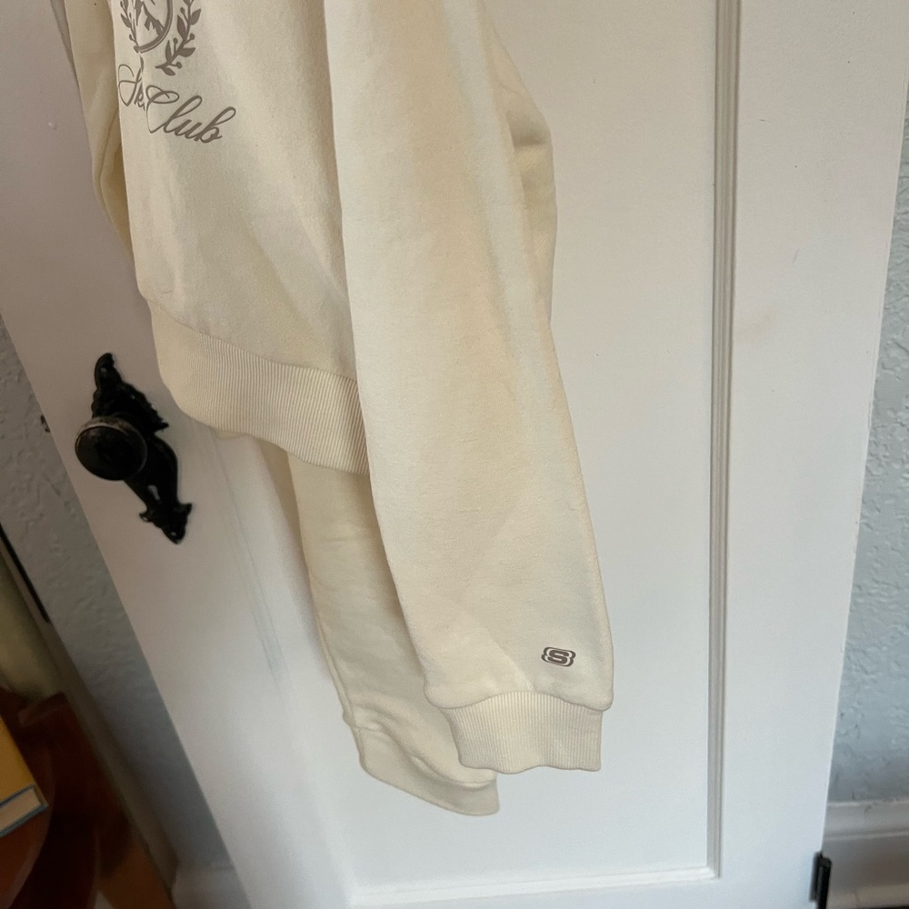 Skechers | Size 6 | Aspen Ski Club Cream Hoodie and Sweatpants Set - Picture 3 of 4